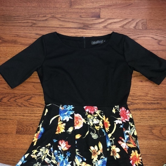 Women’s Floral Dress - Picture 10 of 17